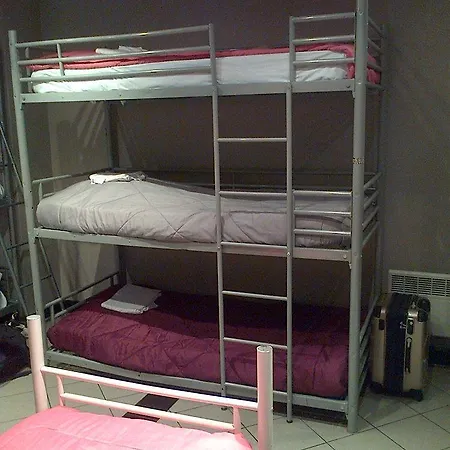 Hostel Peace & Paryż