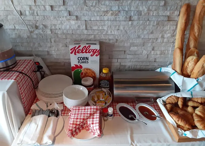 Хостел Peace & *