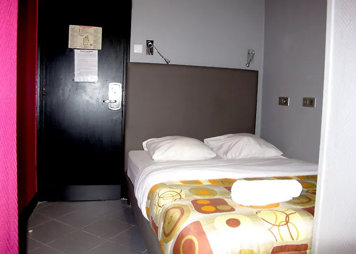 Хостел Peace & Париж