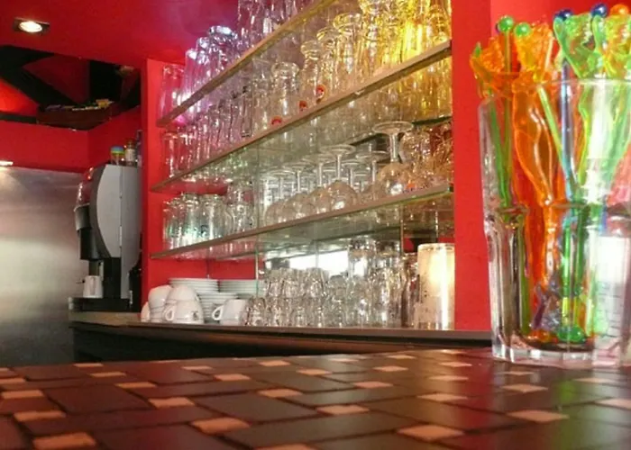 Хостел Peace & *