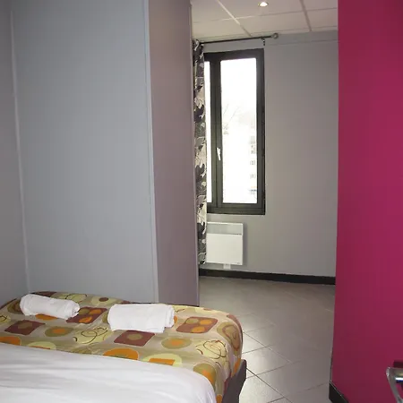 Hostel Peace & *