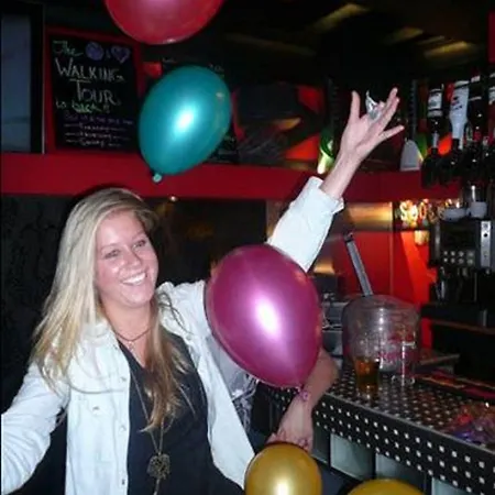 Peace & بيت شباب باريس